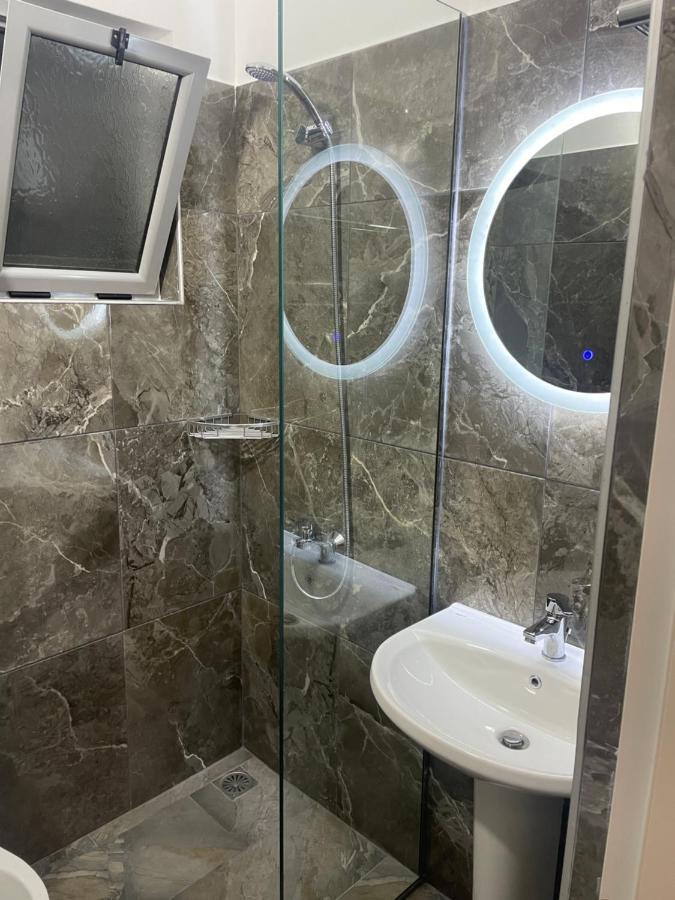 Mega Hotel Gjirokastra Kültér fotó