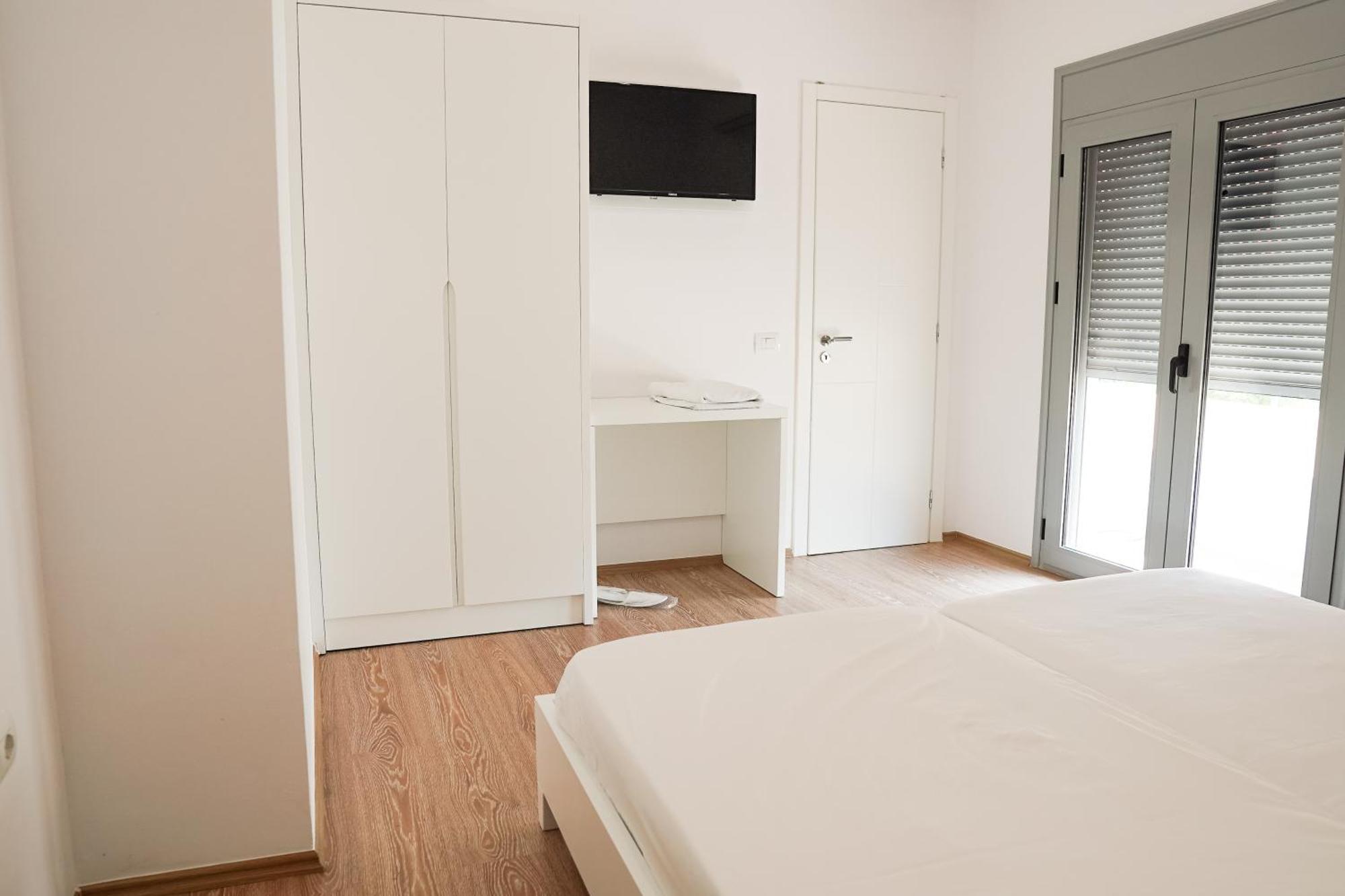 Mega Hotel Gjirokastra Kültér fotó